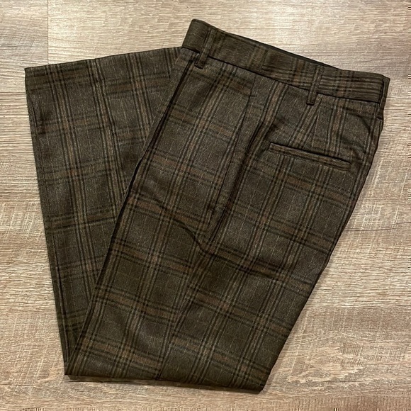 Urban Outfitters tailored trouser plaid brown straight leg cropped pants size 4
